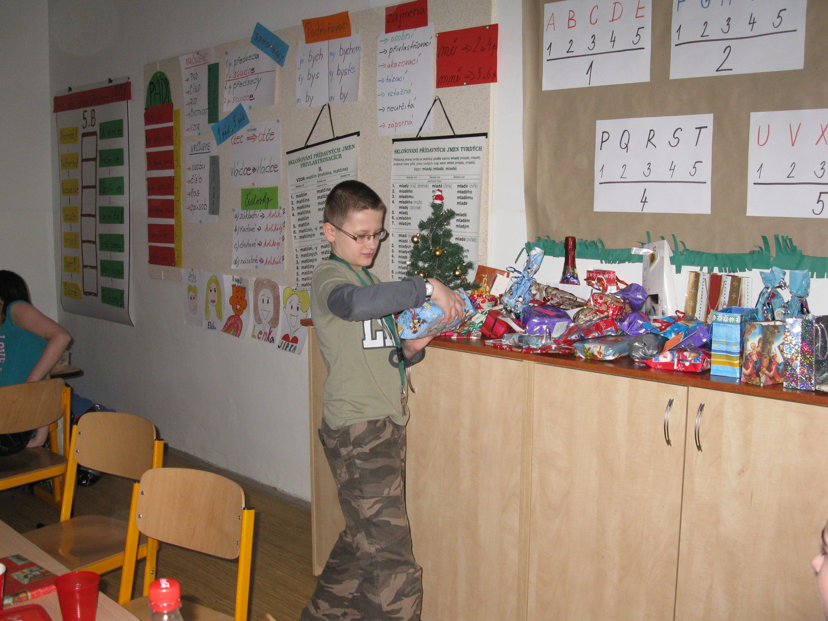 2010 Vanocni party Stepan skola (32)
